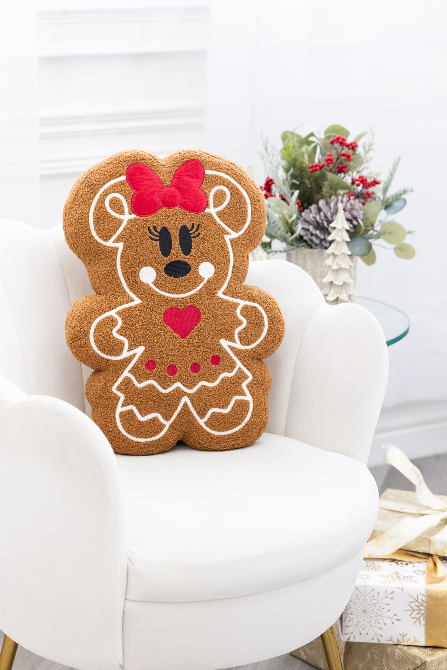 Mickey and Minnie Gingerbread Pillows and Blanket Set