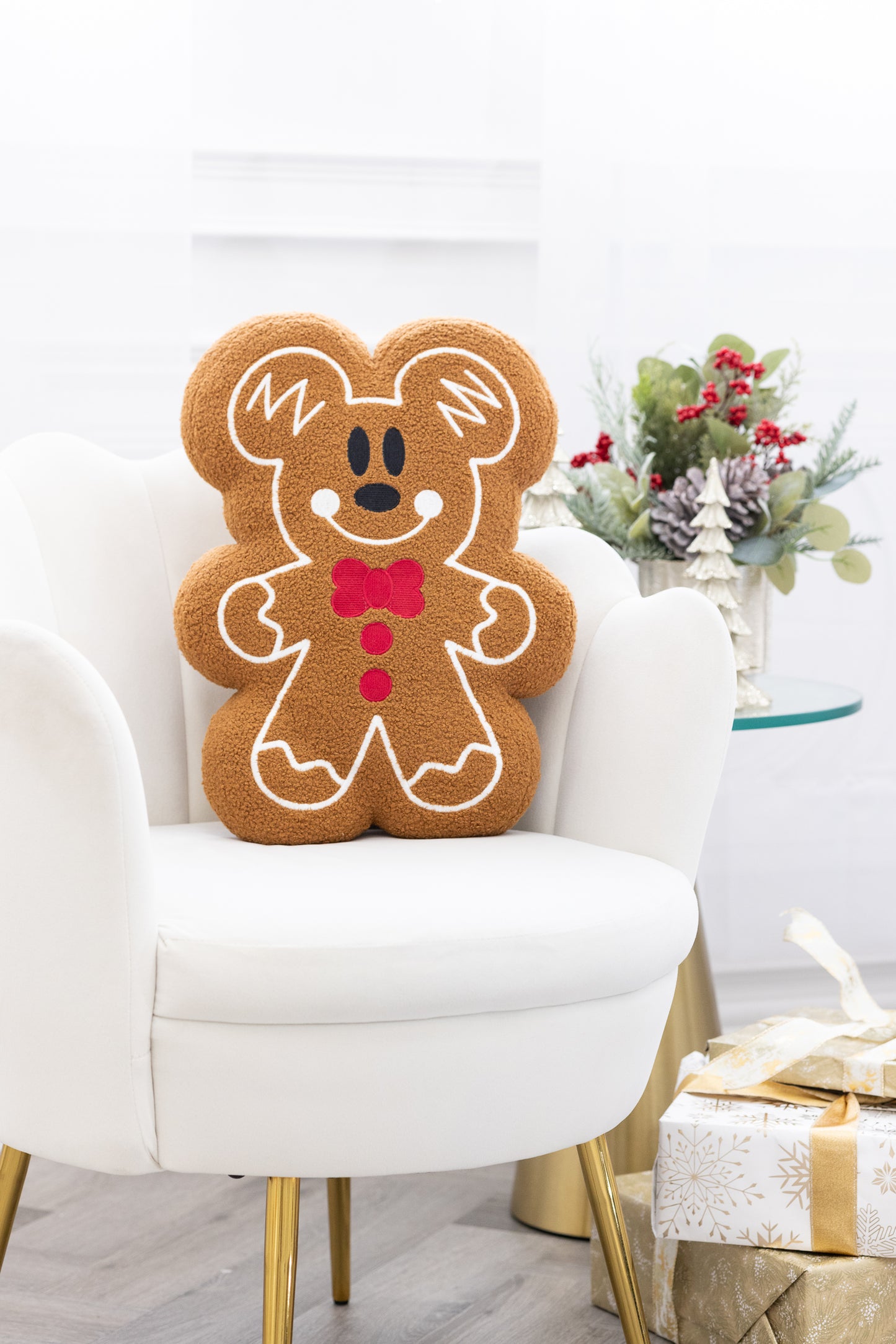 Mickey and Minnie Gingerbread Pillows and Blanket Set