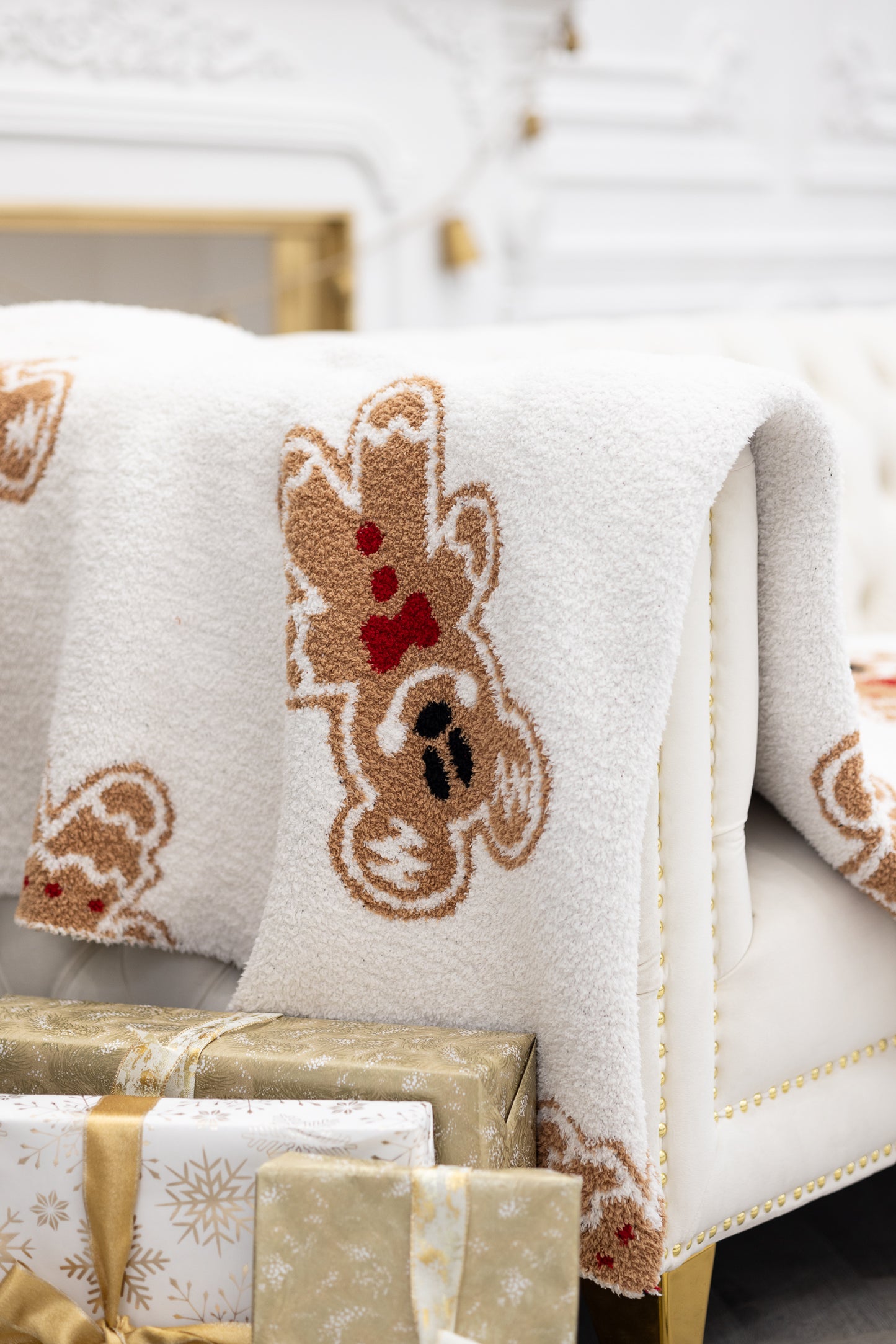 Mickey and Minnie Gingerbread Knitted Throw Blanket